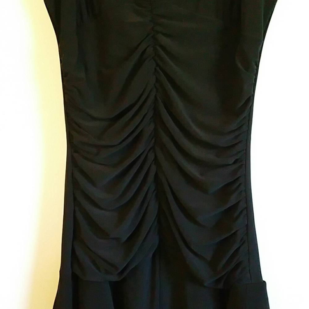 Venus EUC Ruched Front Dress